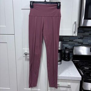 Aritzia Golden BUTTER Cheeky Hi-Rise 28" Legging